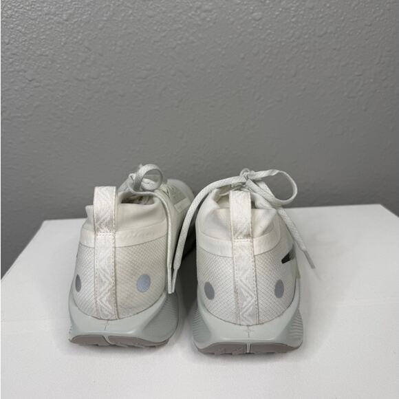 Nike Men’s Pegasus Trail 5 Gore-Tex  Sneakers Off-White / Size-13 main image 7
